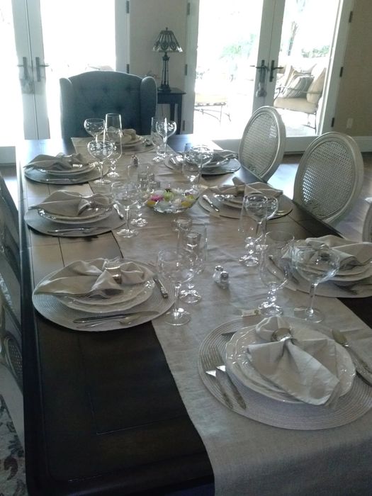Formal holiday table setting