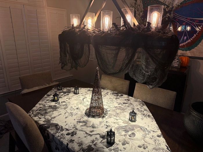 Halloween table decorating